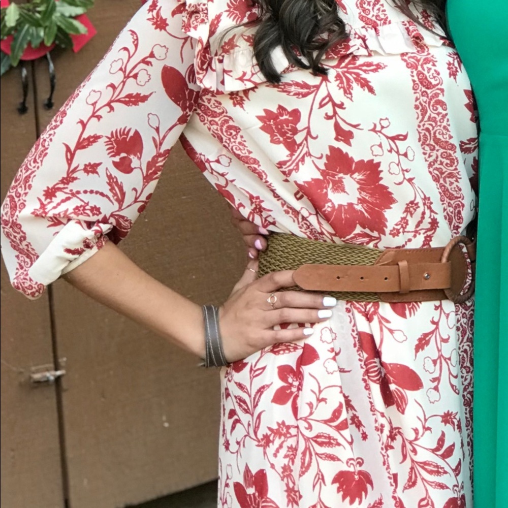 Flowy dress with flower pattern